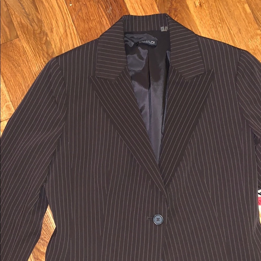 NWT Brown pinstrip Tahari blazer